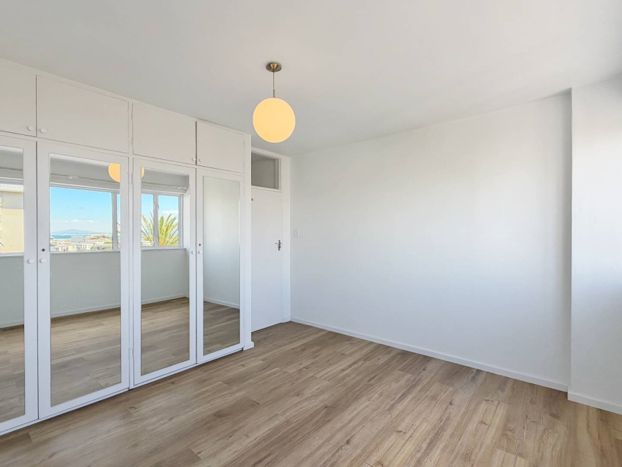 To Let 2 Bedroom Property for Rent in Green Point Western Cape